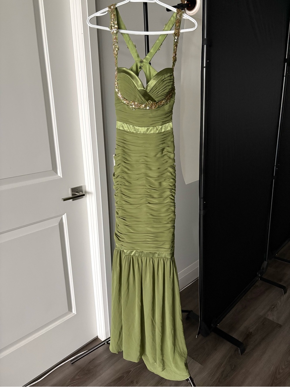 Vintage Olive Green Ruched Beaded Mermaid Evening Dress